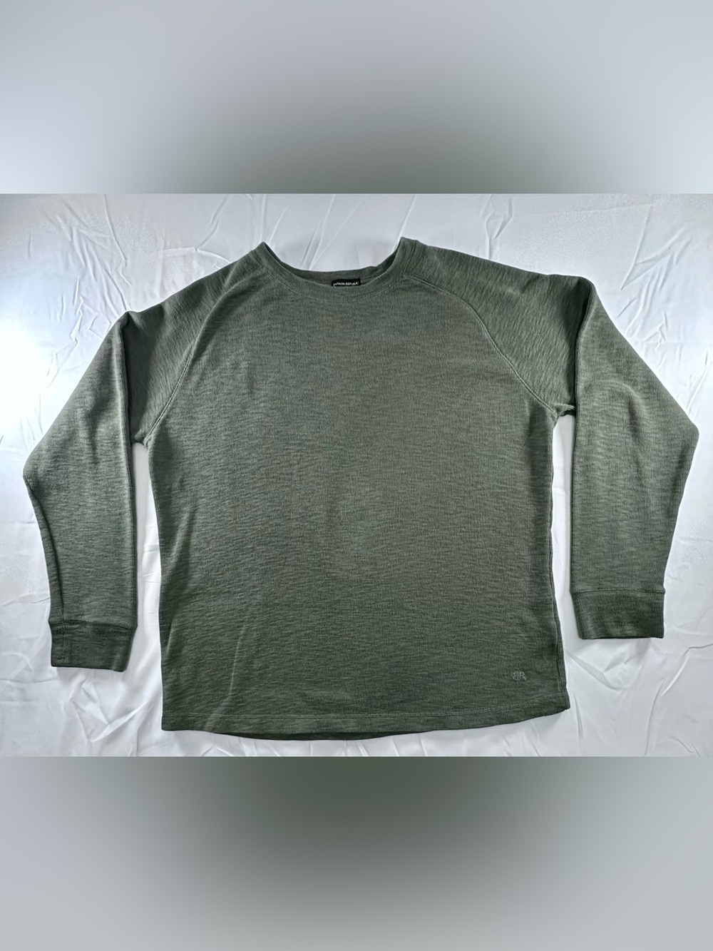Banana Republic Men's Olive Crewneck Long Sleeve Shirt